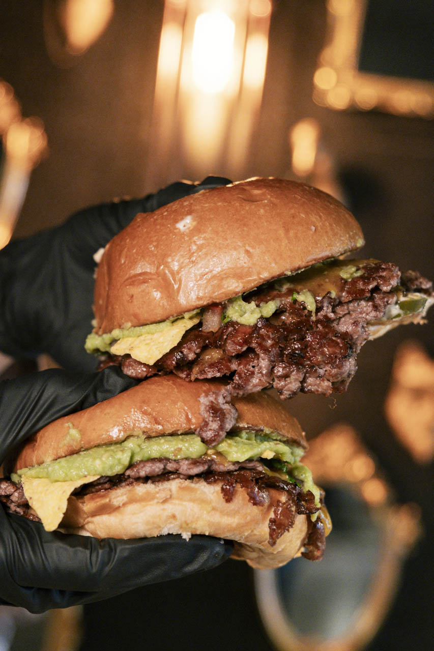 Hamburguesa carne madurada con pan artesanal masa madre Crown Burger